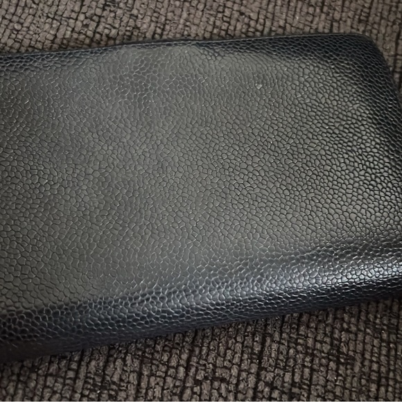 Chanel Vintage Caviar Wallet - Picture 2 of 6